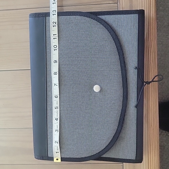 Accordian File 10" x 13", 7 pocket, material binder. - Picture 6 of 7